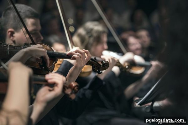 pg电子游戏带你解锁：21点策略思维与LOL职业联赛直播的跨界融合