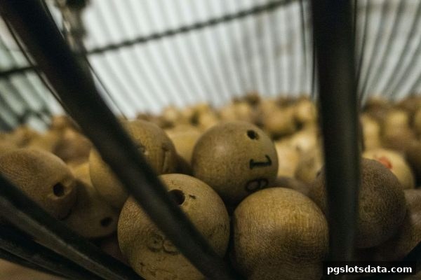 pg电子游戏极速赛车实战指南：选号策略与客户端下载全解析